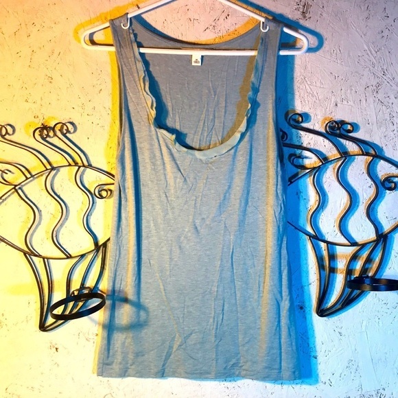 Womens Banana Republic Sleeveless Tank Ruffled Scoop Neckline Size Medium NWOT - Picture 1 of 6